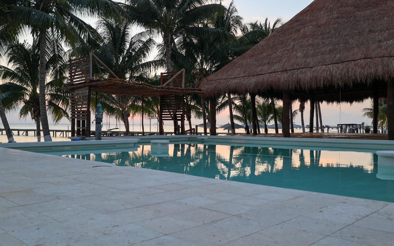 Beach clubs en Isla Mujeres: cómo elegir y qué esperar
