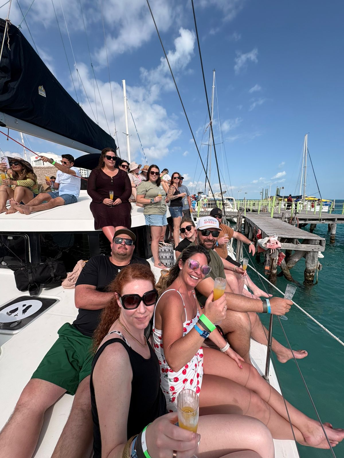 Tour a Isla Mujeres en Catamarán Todo Incluido